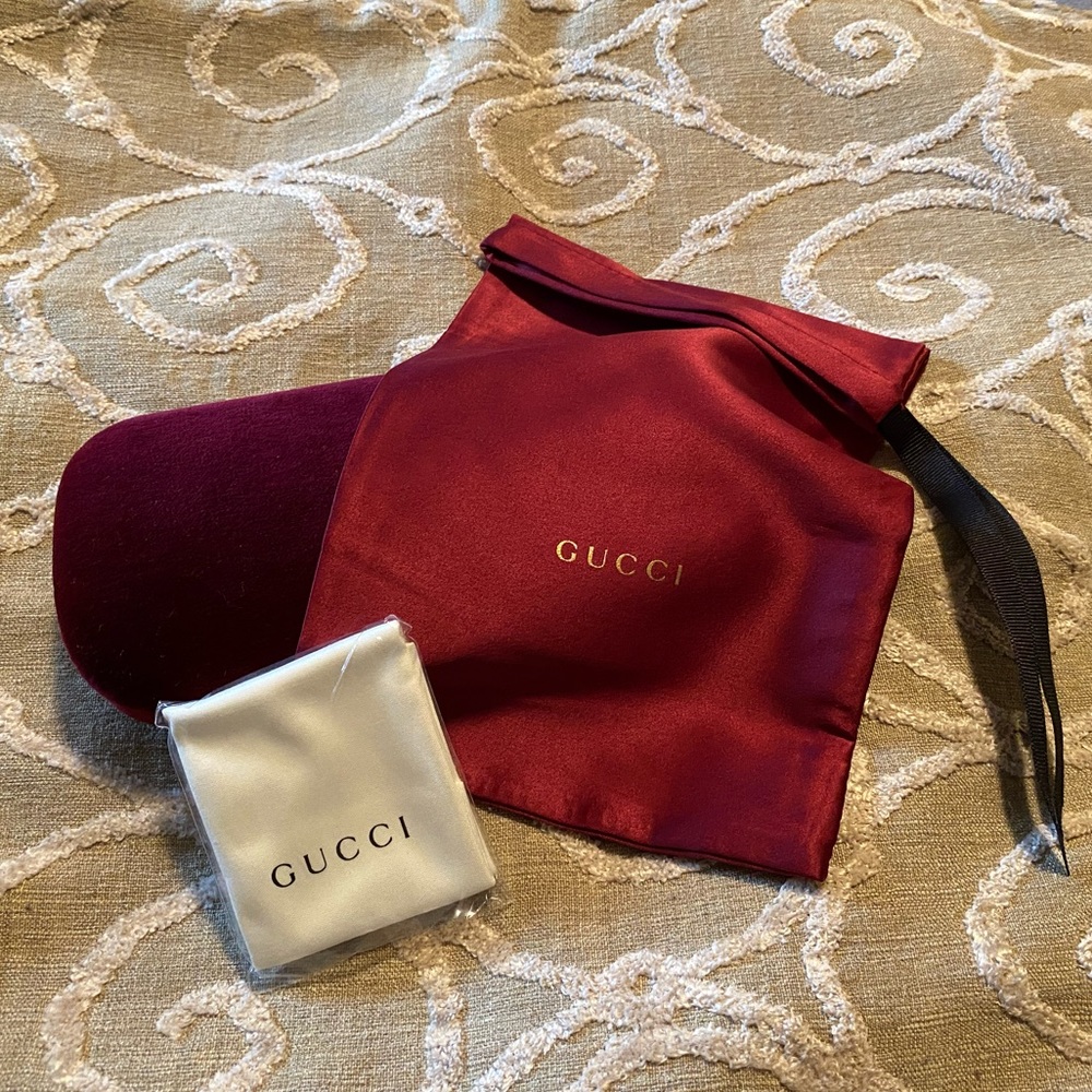 NEW! Authentic Gucci Velvet Glasses Hard Case~ Red